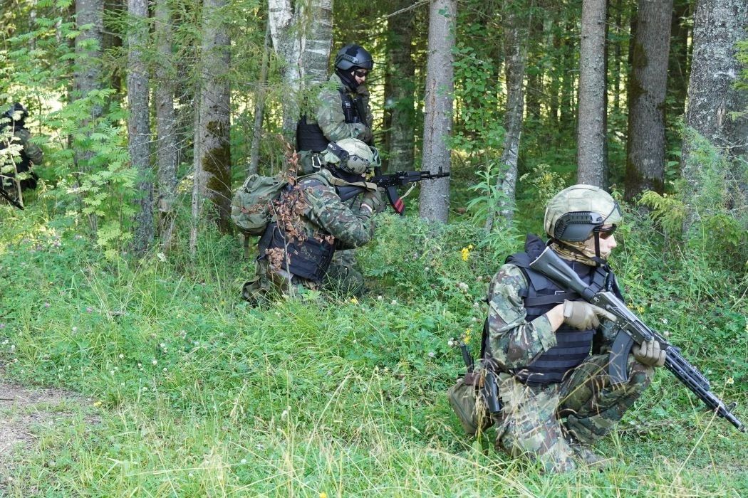 В Коми прошли учения силовиков по ликвидации условной диверсионной группы в Сыктывдинском районе В Коми прошли учения силовиков по ликвидации условной диверсионной группы в Сыктывдинском районе