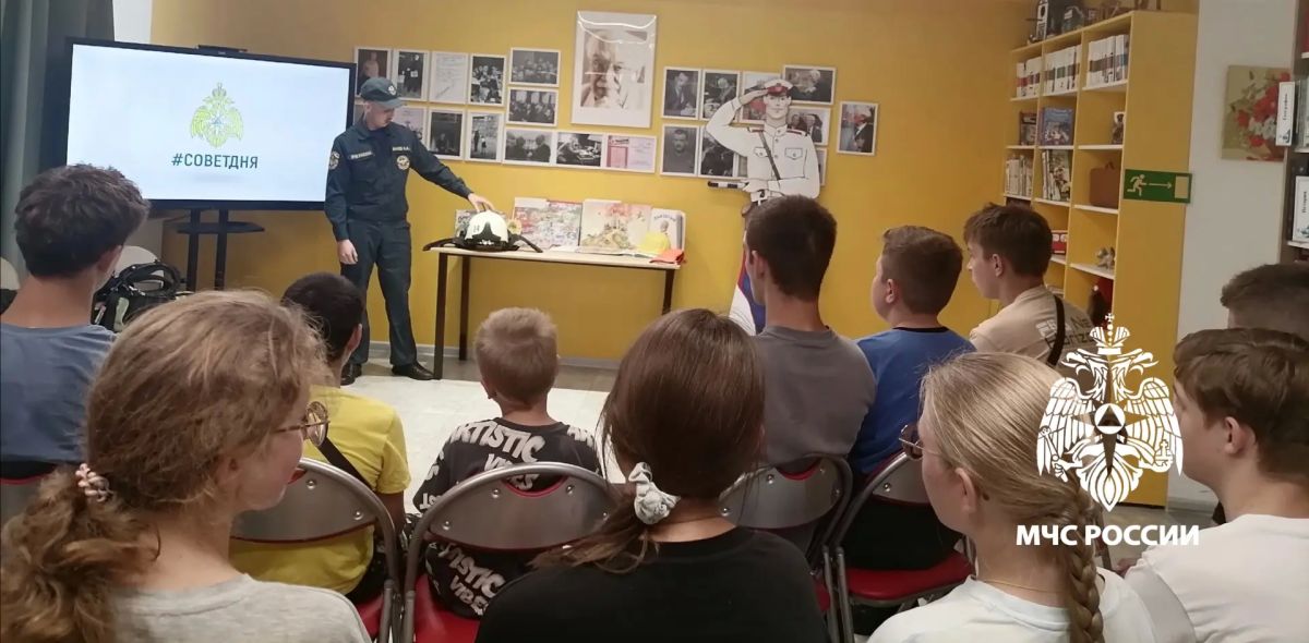 Утром, вечером и днём осторожен будь с огнём! Утром, вечером и днём осторожен будь с огнём!