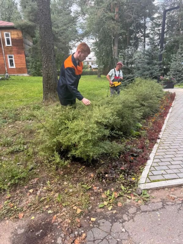 Максим Мартышин: Друзья, сегодня хочу поделиться хорошими новостями из наших пригородных посёлков - Краснозатонского и Верхней Максаковки Максим Мартышин: Друзья, сегодня хочу поделиться хорошими новостями из наших пригородных посёлков - Краснозатонского и Верхней Максаковки