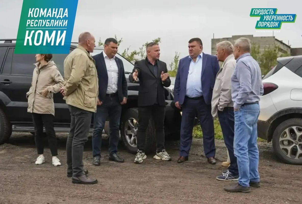 Воркуту с рабочей поездкой посетили министр финансов Коми Владимир Казаков и министр транспорта Коми Николай Соколов Воркуту с рабочей поездкой посетили министр финансов Коми Владимир Казаков и министр транспорта Коми Николай Соколов