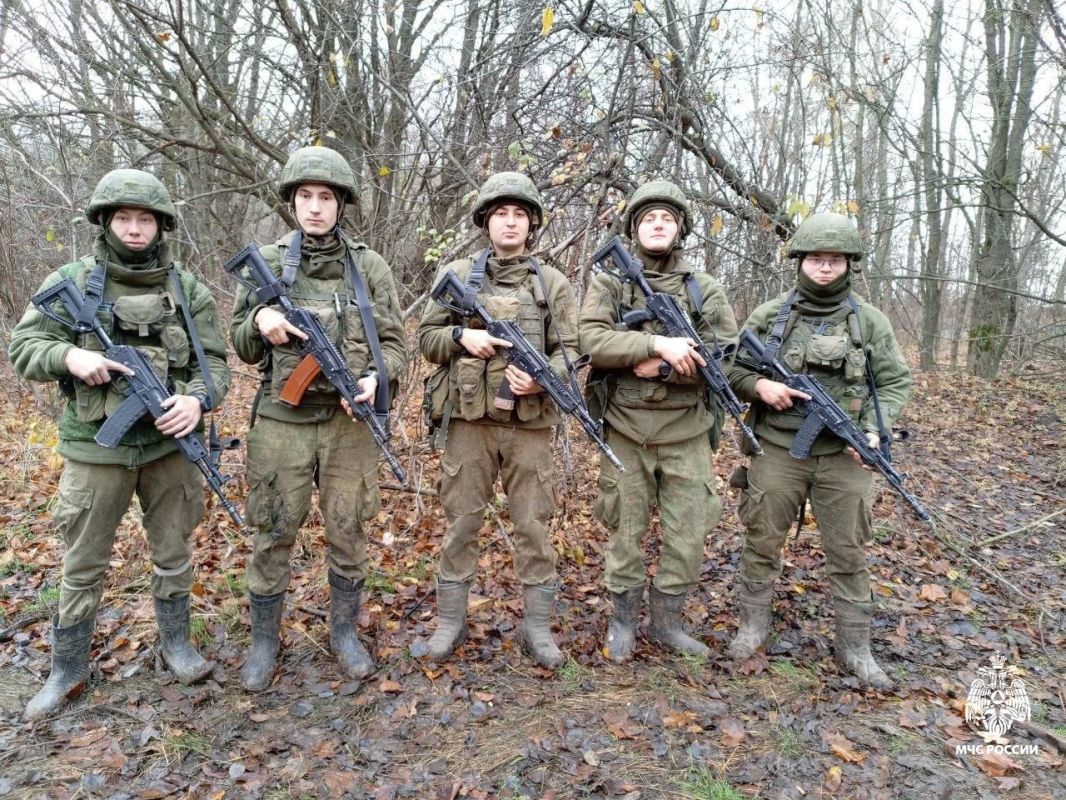 Герои рядом: пожарный из Сыктывкара получил медаль «За отвагу» Герои рядом: пожарный из Сыктывкара получил медаль «За отвагу»