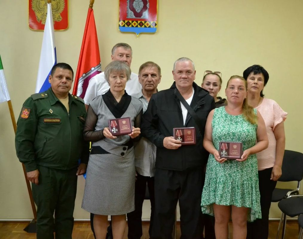 В Усть-Цилемском районе родственникам погибших в ходе спецоперации бойцов передали государственные награды
