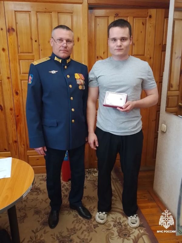 Герои рядом: пожарный из Сыктывкара получил медаль «За отвагу» Герои рядом: пожарный из Сыктывкара получил медаль «За отвагу»