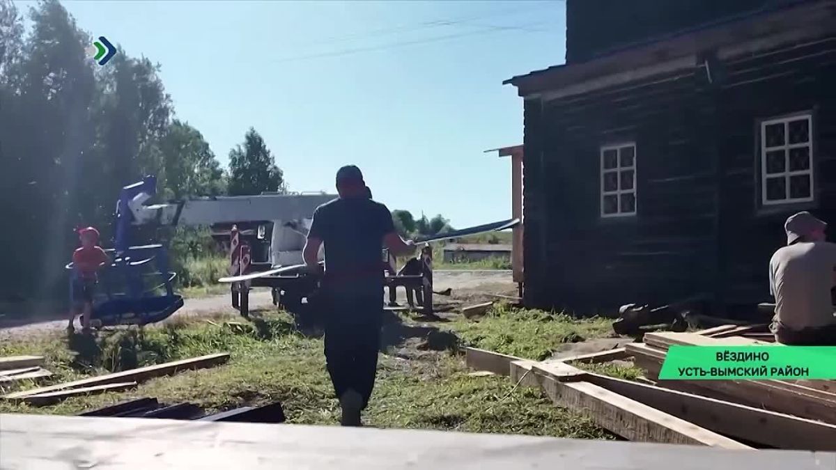 Волонтёры восстанавливают церковь Николая Чудотворца в деревне Вёздино Усть-Вымского района