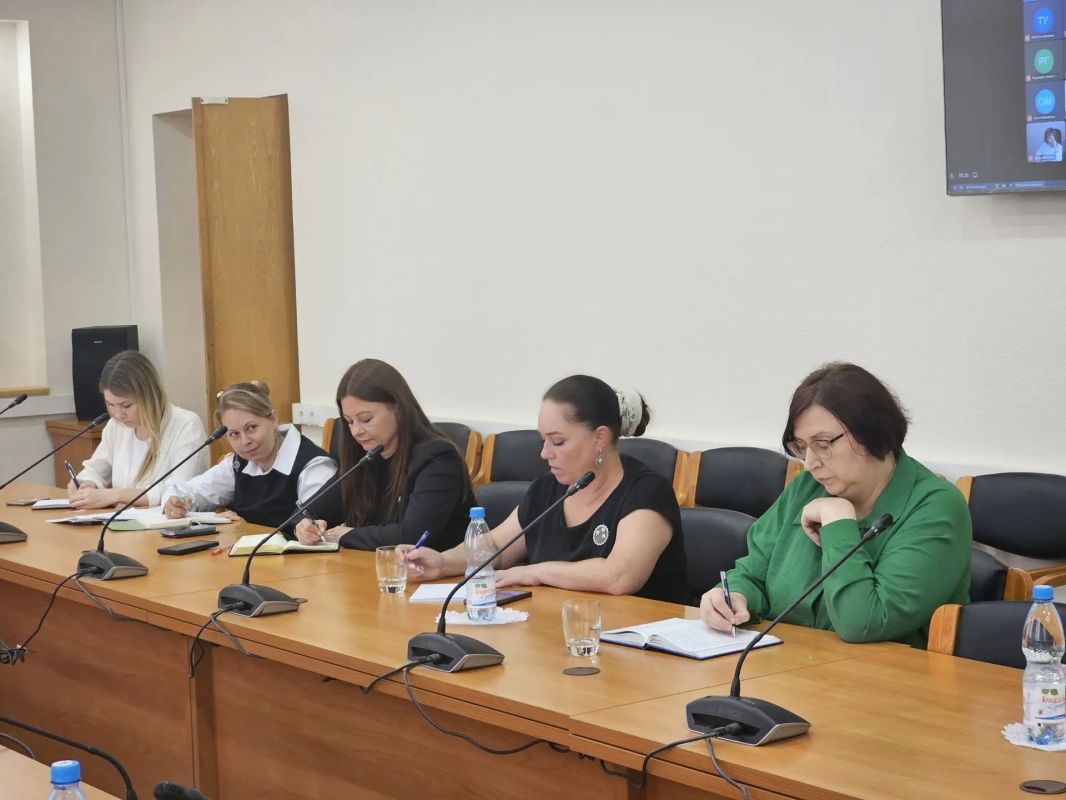 Про СМИ и выборы. Руководитель аппарата Избирательной комиссии Республики Коми Наталия Евгеньевна Макарова провела обучение представителей средств массовой информации Про СМИ и выборы. Руководитель аппарата Избирательной комиссии Республики Коми Наталия Евгеньевна Макарова провела обучение представителей средств массовой информации