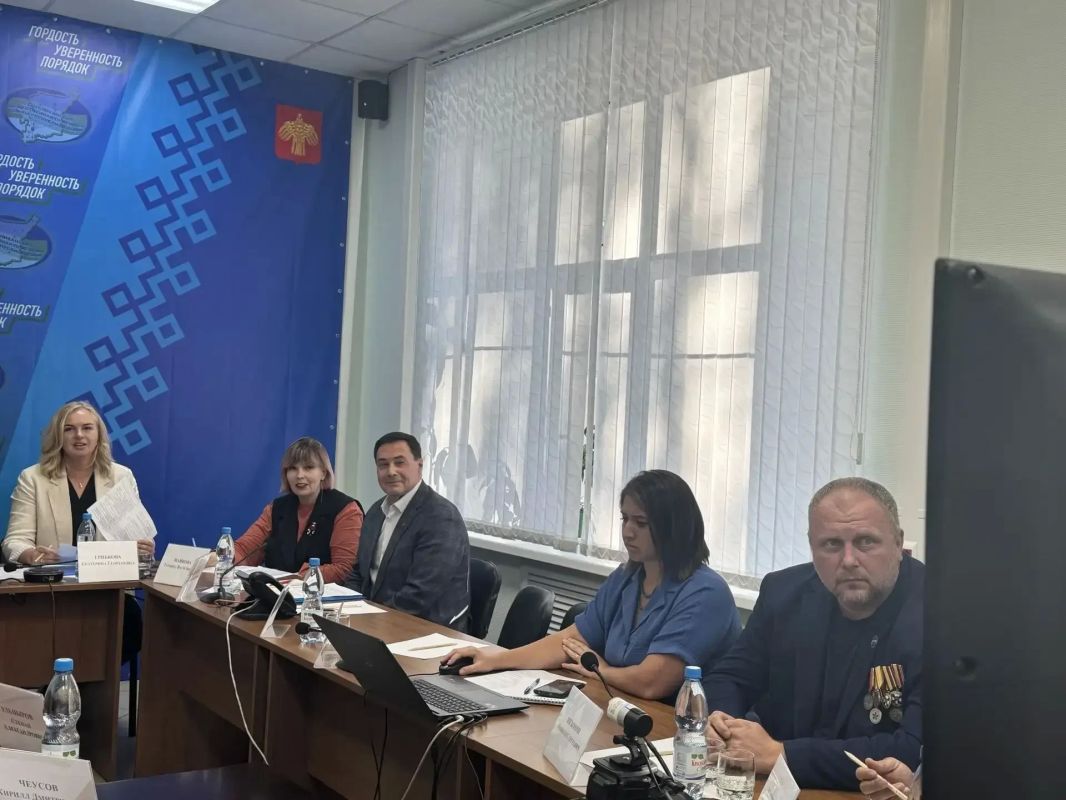 В Сыктывкаре, на площадке Штаба общественной поддержки в Доме печати, состоялся круглый стол, посвящённый трудоустройству участников специальной военной операции В Сыктывкаре, на площадке Штаба общественной поддержки в Доме печати, состоялся круглый стол, посвящённый трудоустройству участников специальной военной операции