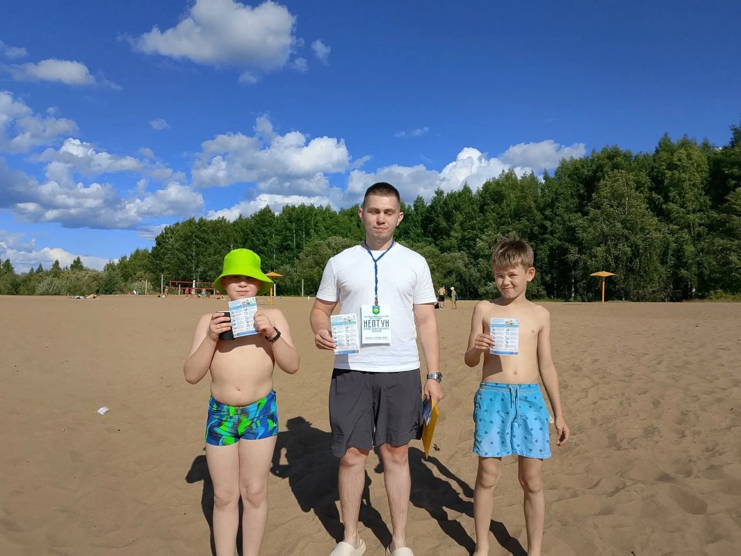 Безопасность детей у воды требует особого внимания Безопасность детей у воды требует особого внимания