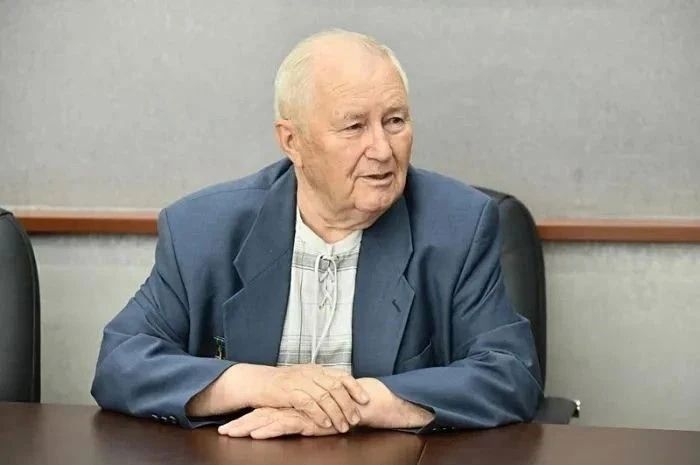 Ростислав Гольдштейн: В День строителя считаю важным поздравить ветеранов отрасли – тех, кто строил нашу республику, кто заложил славные традиции отрасли Ростислав Гольдштейн: В День строителя считаю важным поздравить ветеранов отрасли – тех, кто строил нашу республику, кто заложил славные традиции отрасли