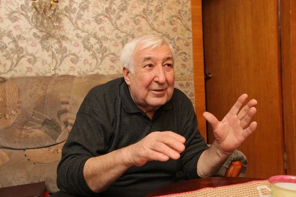 Ростислав Гольдштейн: В День строителя считаю важным поздравить ветеранов отрасли – тех, кто строил нашу республику, кто заложил славные традиции отрасли Ростислав Гольдштейн: В День строителя считаю важным поздравить ветеранов отрасли – тех, кто строил нашу республику, кто заложил славные традиции отрасли
