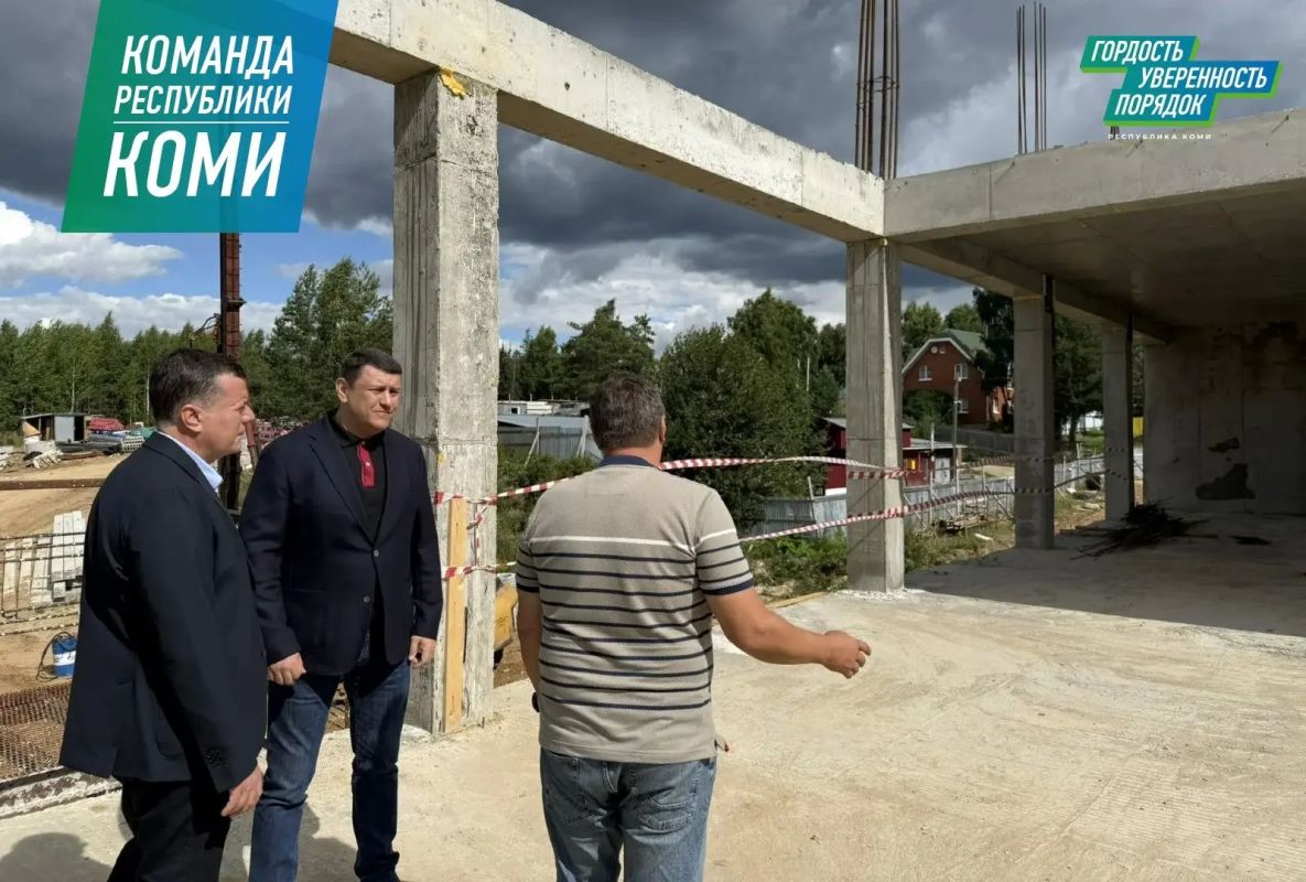 На стройплощадке школы по улице Тентюковская в Сыктывкаре увеличили число рабочих и техники На стройплощадке школы по улице Тентюковская в Сыктывкаре увеличили число рабочих и техники