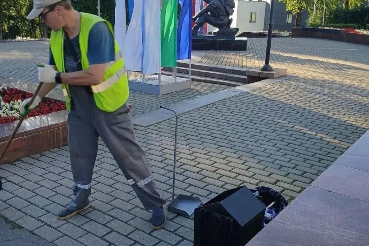 Максим Мартышин: Друзья, прошедшие сутки у коммунальщиков выдались плотными - работали и затемно, и днём Максим Мартышин: Друзья, прошедшие сутки у коммунальщиков выдались плотными - работали и затемно, и днём