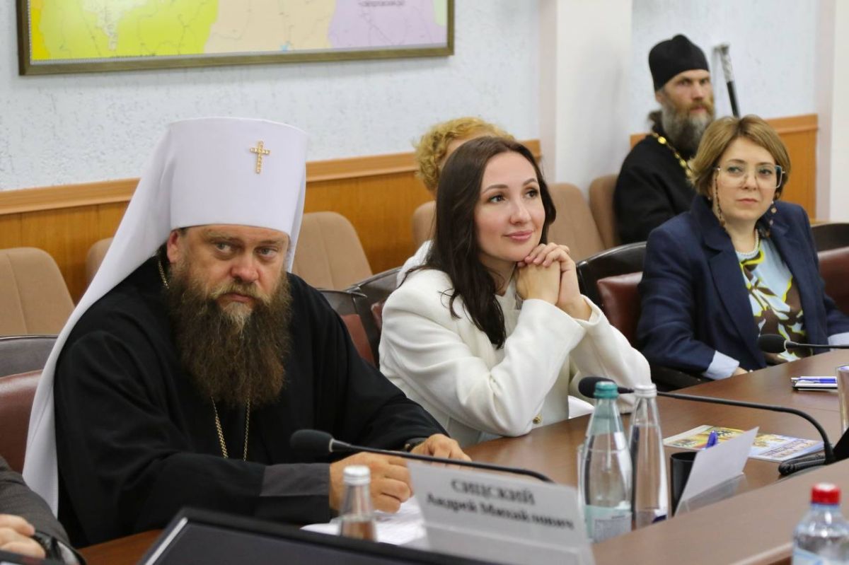 В МВД по Республике Коми состоялось расширенное заседание Общественного совета В МВД по Республике Коми состоялось расширенное заседание Общественного совета