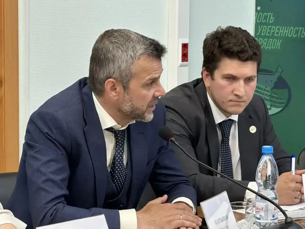 Максим Мартышин: Вчера на базе Общественной приёмной Главы Республики Коми прошло заседание штаба общественной поддержки «Команда Республики Коми» Максим Мартышин: Вчера на базе Общественной приёмной Главы Республики Коми прошло заседание штаба общественной поддержки «Команда Республики Коми»