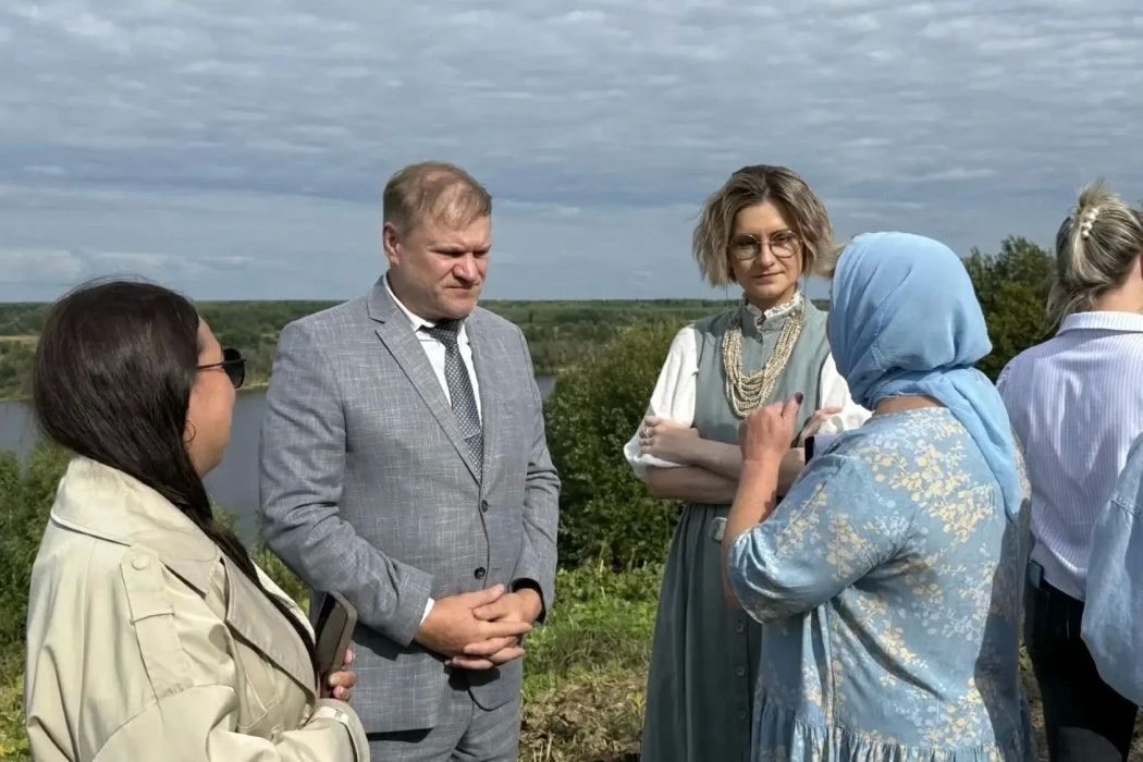 Поклонный крест Стефану Пермскому установили на берегу Вычегды Поклонный крест Стефану Пермскому установили на берегу Вычегды