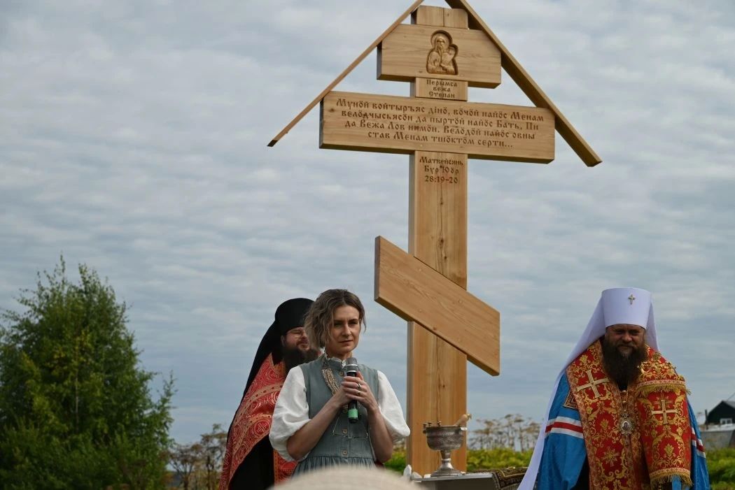 Поклонный крест Стефану Пермскому установили на берегу Вычегды Поклонный крест Стефану Пермскому установили на берегу Вычегды