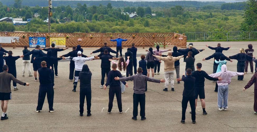 Бодрое утро в Кировском парке Бодрое утро в Кировском парке