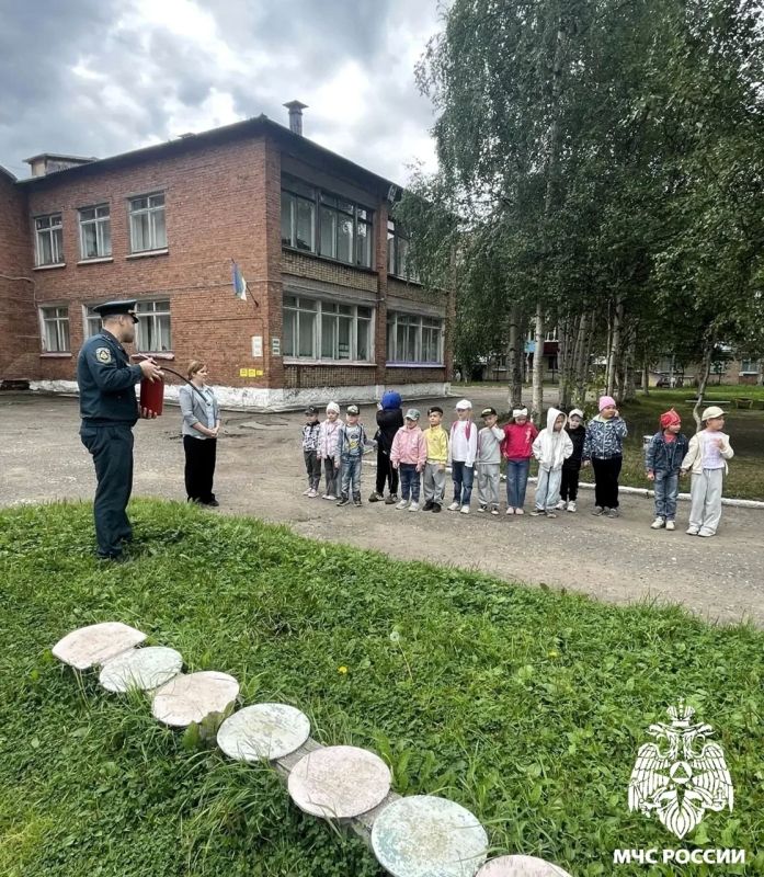 Огнетушитель — первый помощник в борьбе с огнём! Огнетушитель — первый помощник в борьбе с огнём!
