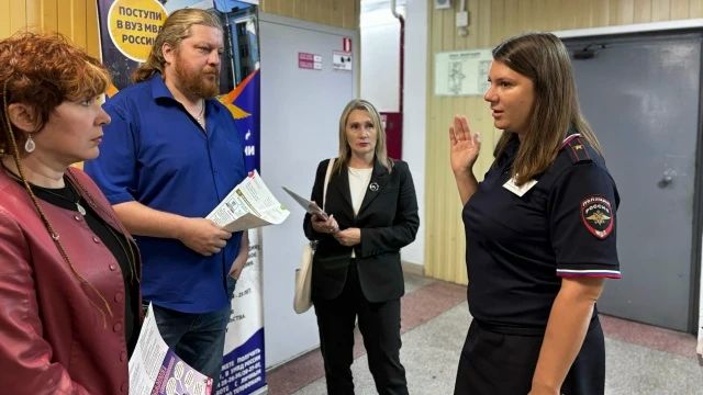 В Сыктывкаре общественники проверили доступность и качество госуслуг в Госавтоинспекции и Отделе по вопросам миграции В Сыктывкаре общественники проверили доступность и качество госуслуг в Госавтоинспекции и Отделе по вопросам миграции