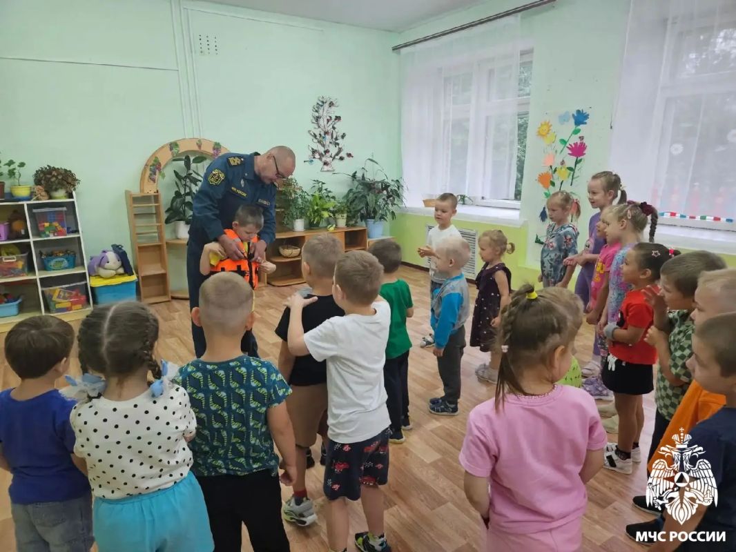 Безопасное лето с МЧС России Безопасное лето с МЧС России