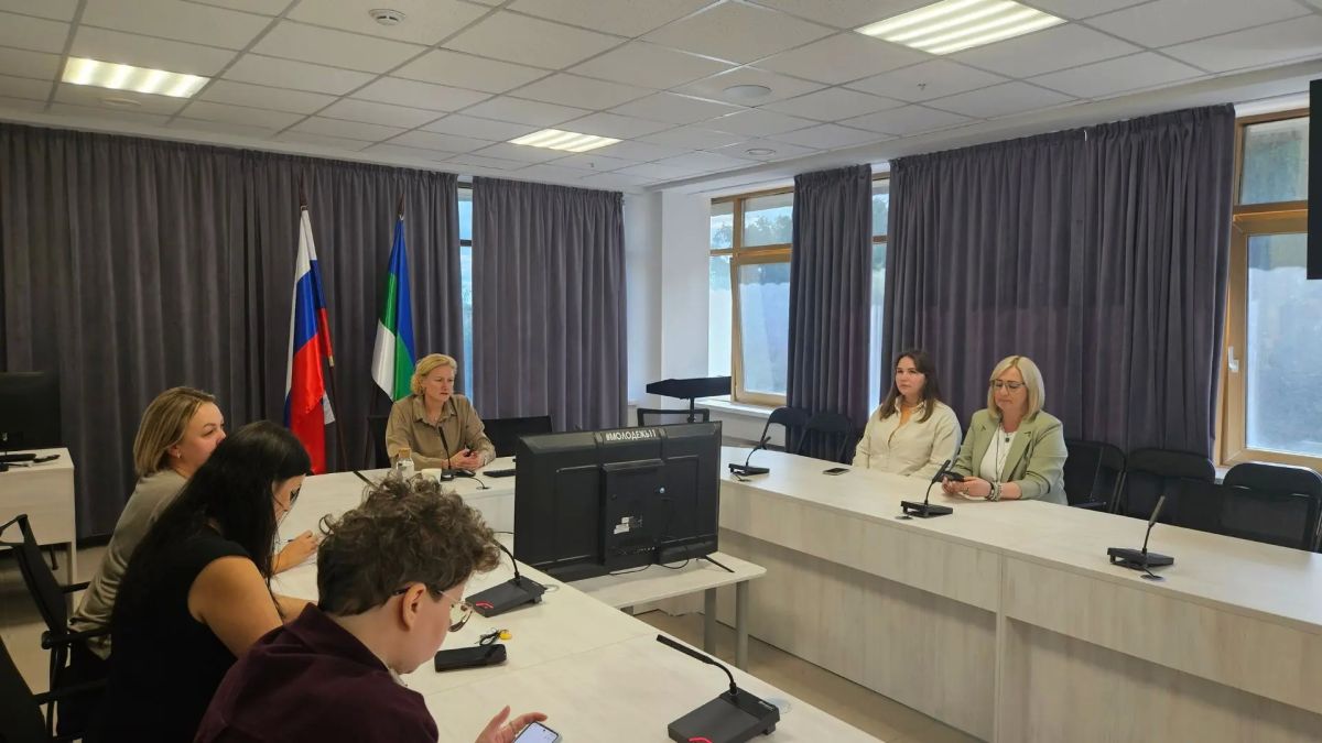 Для сотрудников Министерства молодежной политики и Ресурсного молодёжного центра провели семинар по пенсионному обеспечению Для сотрудников Министерства молодежной политики и Ресурсного молодёжного центра провели семинар по пенсионному обеспечению