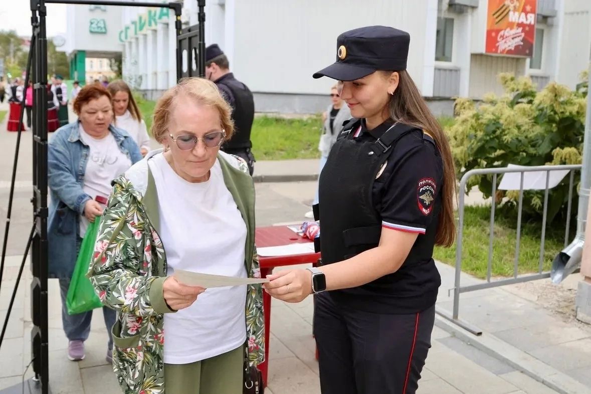 Полицейские обеспечили охрану общественного порядка на мероприятиях, посвящённых празднованию 105-й годовщины со дня образования Республики Коми Полицейские обеспечили охрану общественного порядка на мероприятиях, посвящённых празднованию 105-й годовщины со дня образования Республики Коми