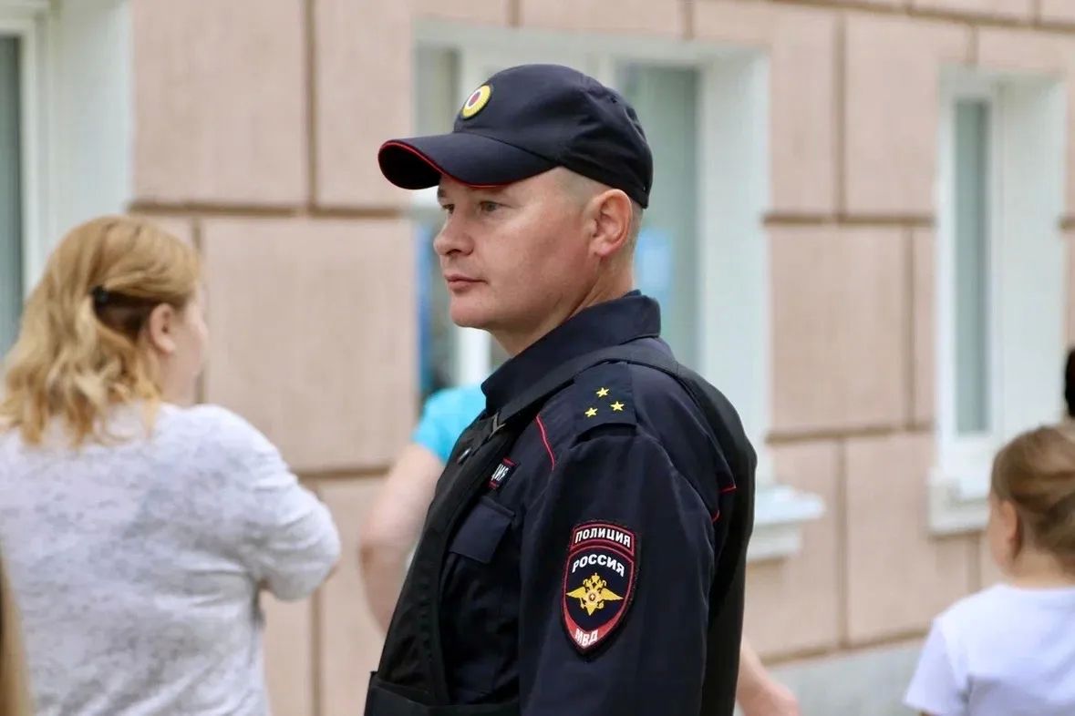 Полицейские обеспечили охрану общественного порядка на мероприятиях, посвящённых празднованию 105-й годовщины со дня образования Республики Коми Полицейские обеспечили охрану общественного порядка на мероприятиях, посвящённых празднованию 105-й годовщины со дня образования Республики Коми