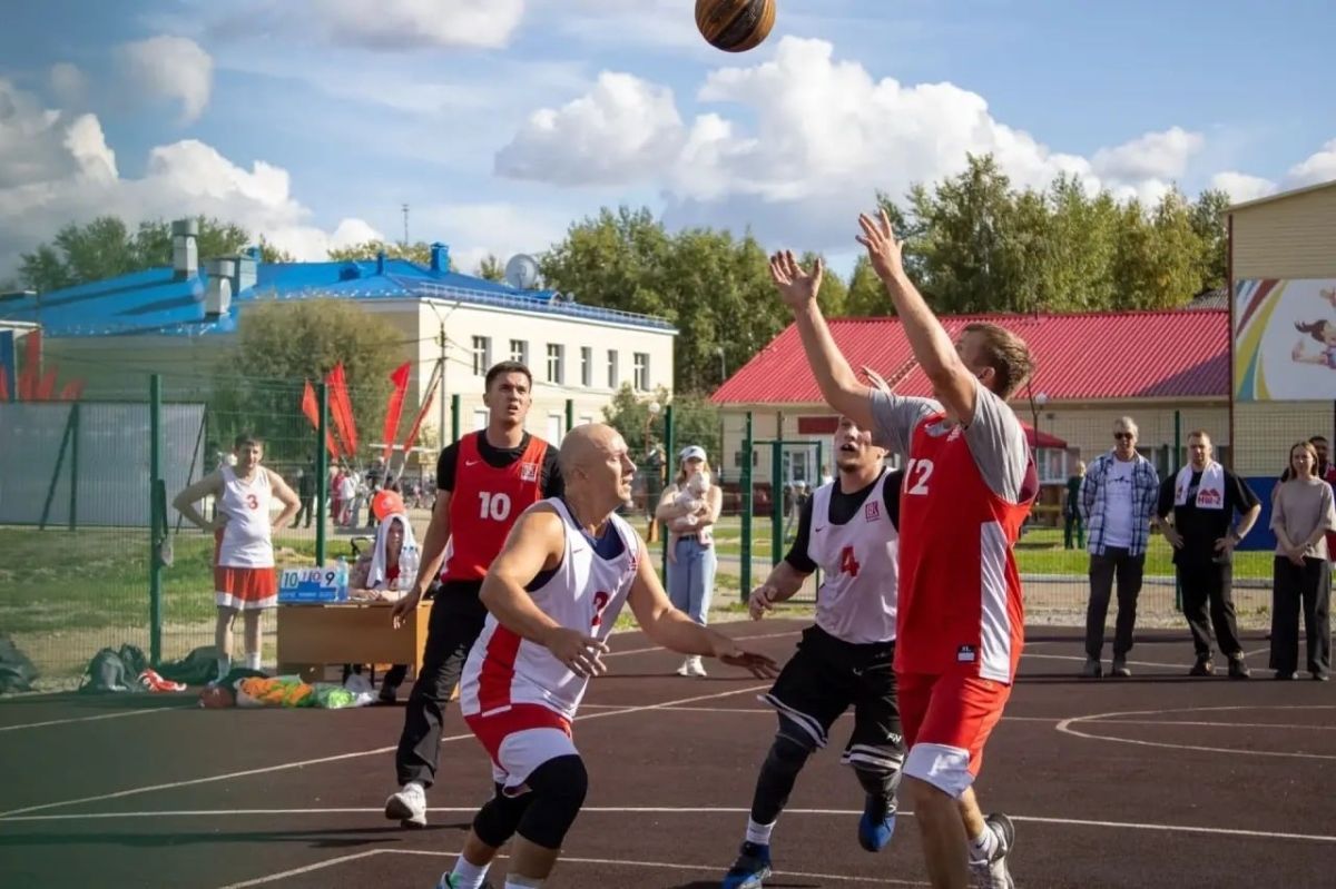 В Яреге открылся новый скейт-парк с памп-треком В Яреге открылся новый скейт-парк с памп-треком