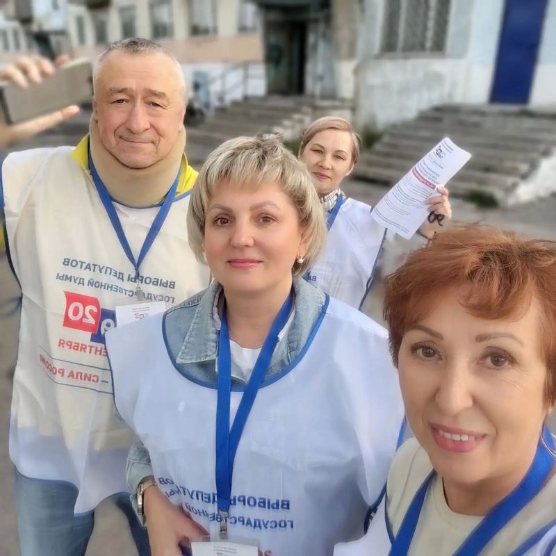 Раз, два, три! Воркута, «ИнформУИК» жди! Раз, два, три! Воркута, «ИнформУИК» жди!