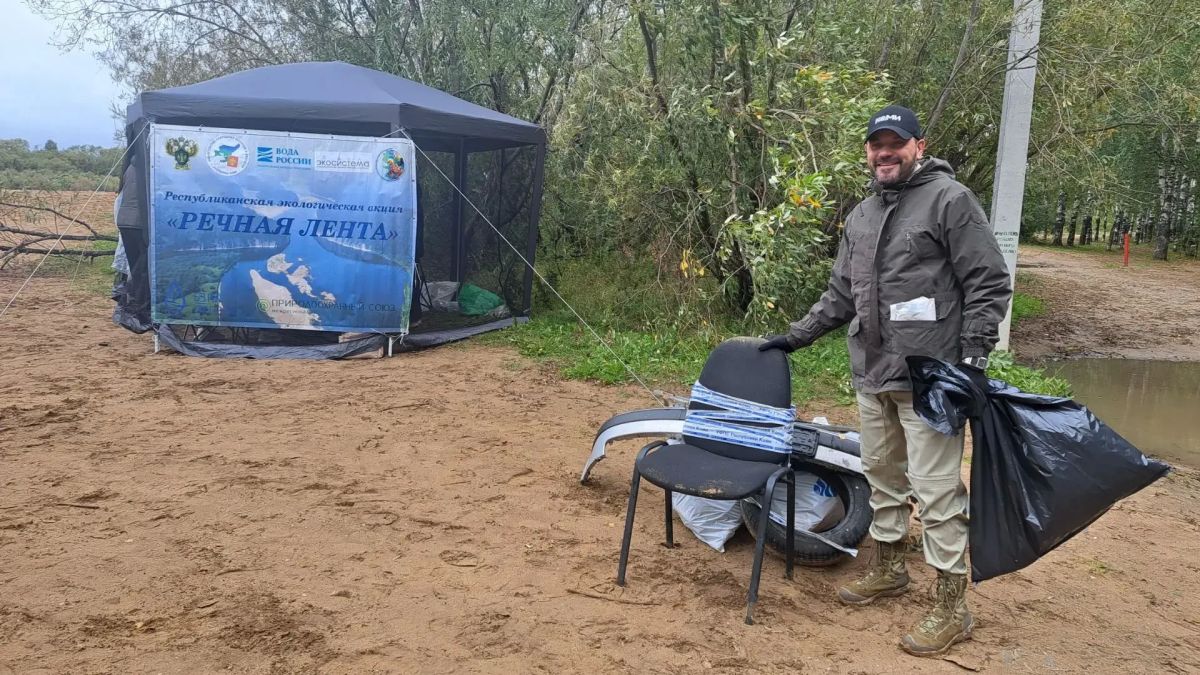 В Кируле очистили берег Сысолы перед военно-исторической реконструкцией В Кируле очистили берег Сысолы перед военно-исторической реконструкцией