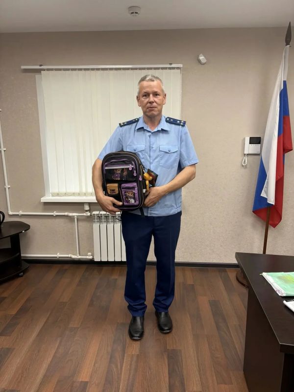 Прокуроры городов и районов приняли активное участие в ежегодной благотворительной акции «Дорога в школу», приуроченной ко Дню знаний и направленной на поддержку школьников из семей, находящихся в сложной жизненной ситуации Прокуроры городов и районов приняли активное участие в ежегодной благотворительной акции «Дорога в школу», приуроченной ко Дню знаний и направленной на поддержку школьников из семей, находящихся в сложной жизненной ситуации