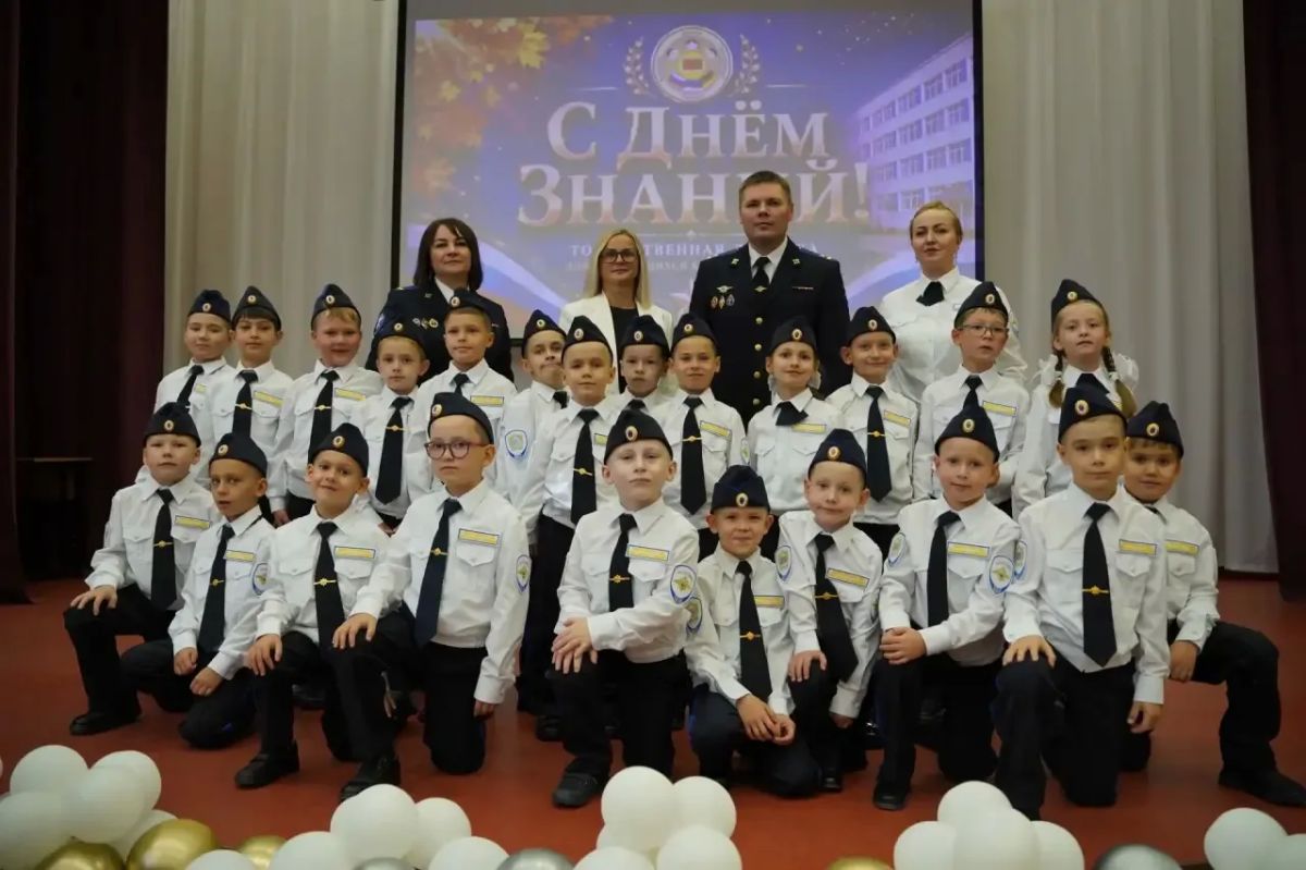 Сегодня в средней общеобразовательной школе № 21 города Сыктывкара состоялось торжественное открытие первого в регионе подшефного кадетского класса следственного управления МВД по Республике Коми Сегодня в средней общеобразовательной школе № 21 города Сыктывкара состоялось торжественное открытие первого в регионе подшефного кадетского класса следственного управления МВД по Республике Коми