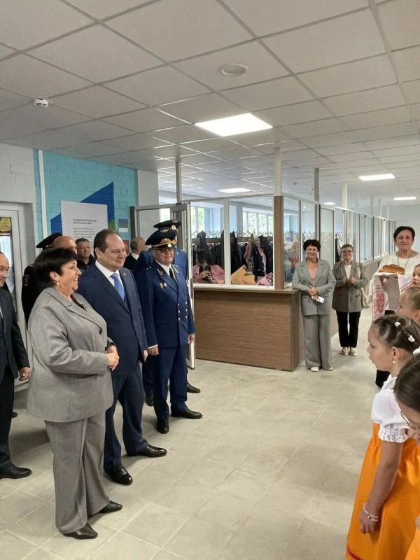 Сегодня, в День знаний, прокурор Республики Коми Николай Егоров принял участие в торжественном мероприятии, организованном в МБОУ «Выльгортская СОШ № 2» им. В.П. Налимова Сегодня, в День знаний, прокурор Республики Коми Николай Егоров принял участие в торжественном мероприятии, организованном в МБОУ «Выльгортская СОШ № 2» им. В.П. Налимова
