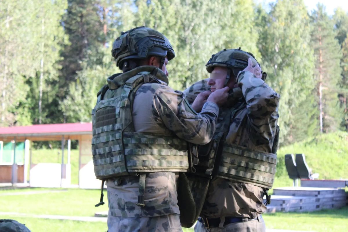 Конкурс профессионального мастерства групп разминирования Росгвардии начался в Коми Конкурс профессионального мастерства групп разминирования Росгвардии начался в Коми