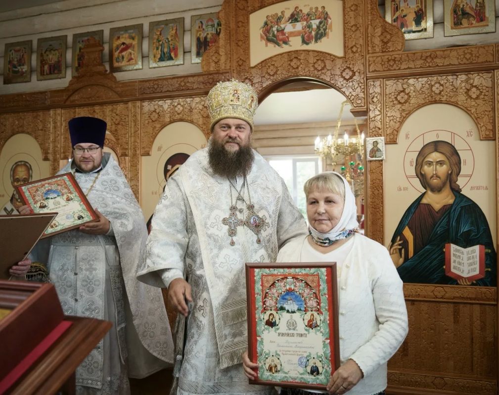 Придел в честь Богоявления Господня в храме Пезмога освящен Придел в честь Богоявления Господня в храме Пезмога освящен