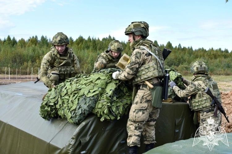 В Сыктывкаре прошел конкурс профессионального мастерства групп разминирования ведомства «Без права на ошибку» В Сыктывкаре прошел конкурс профессионального мастерства групп разминирования ведомства «Без права на ошибку»