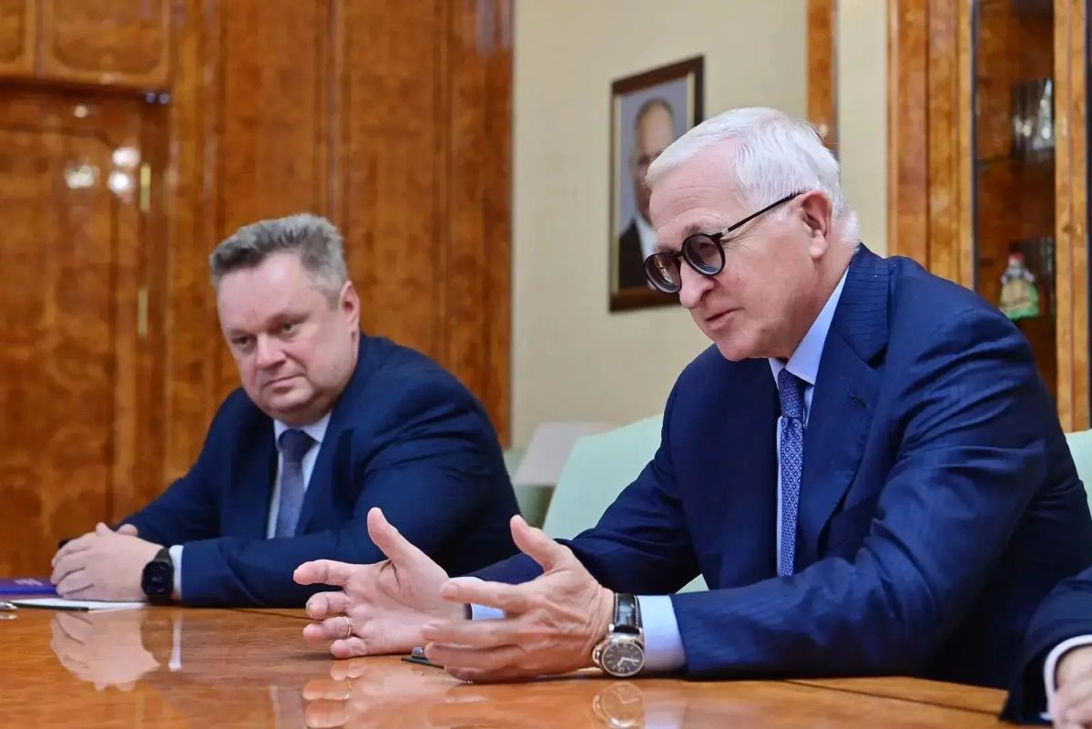 Ростислав Гольдштейн: Сегодня с Президентом Российского союза промышленников и предпринимателей Александром Николаевичем Шохиным обсудили развитие Арктики и поддержку участников СВО Ростислав Гольдштейн: Сегодня с Президентом Российского союза промышленников и предпринимателей Александром Николаевичем Шохиным обсудили развитие Арктики и поддержку участников СВО
