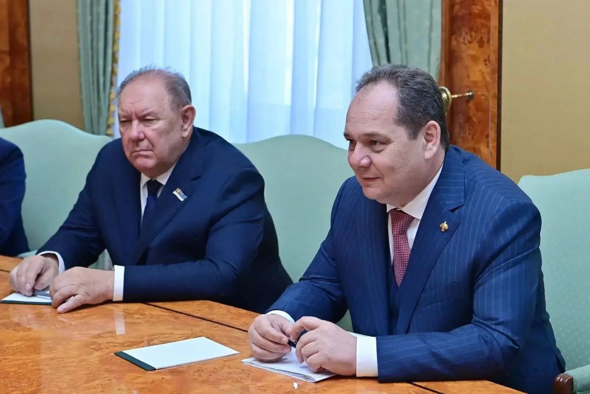 Ростислав Гольдштейн: Сегодня с Президентом Российского союза промышленников и предпринимателей Александром Николаевичем Шохиным обсудили развитие Арктики и поддержку участников СВО Ростислав Гольдштейн: Сегодня с Президентом Российского союза промышленников и предпринимателей Александром Николаевичем Шохиным обсудили развитие Арктики и поддержку участников СВО
