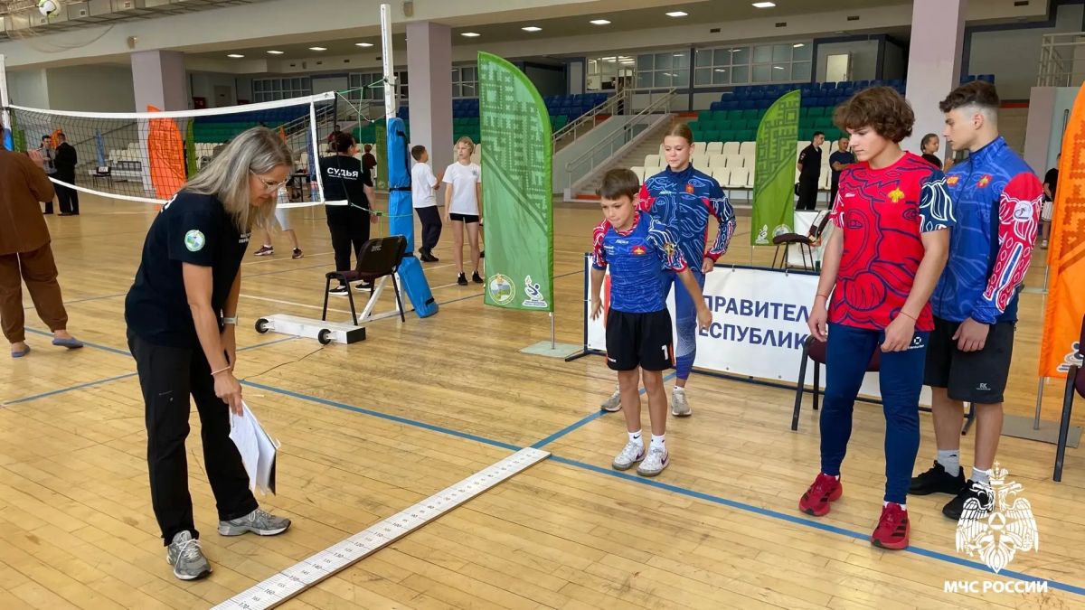 Первые на пьедестале почета Первые на пьедестале почета
