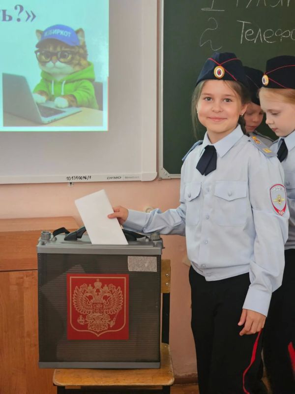 А ящик пустой? А бюллетени можно потрогать? А ящик пустой? А бюллетени можно потрогать?