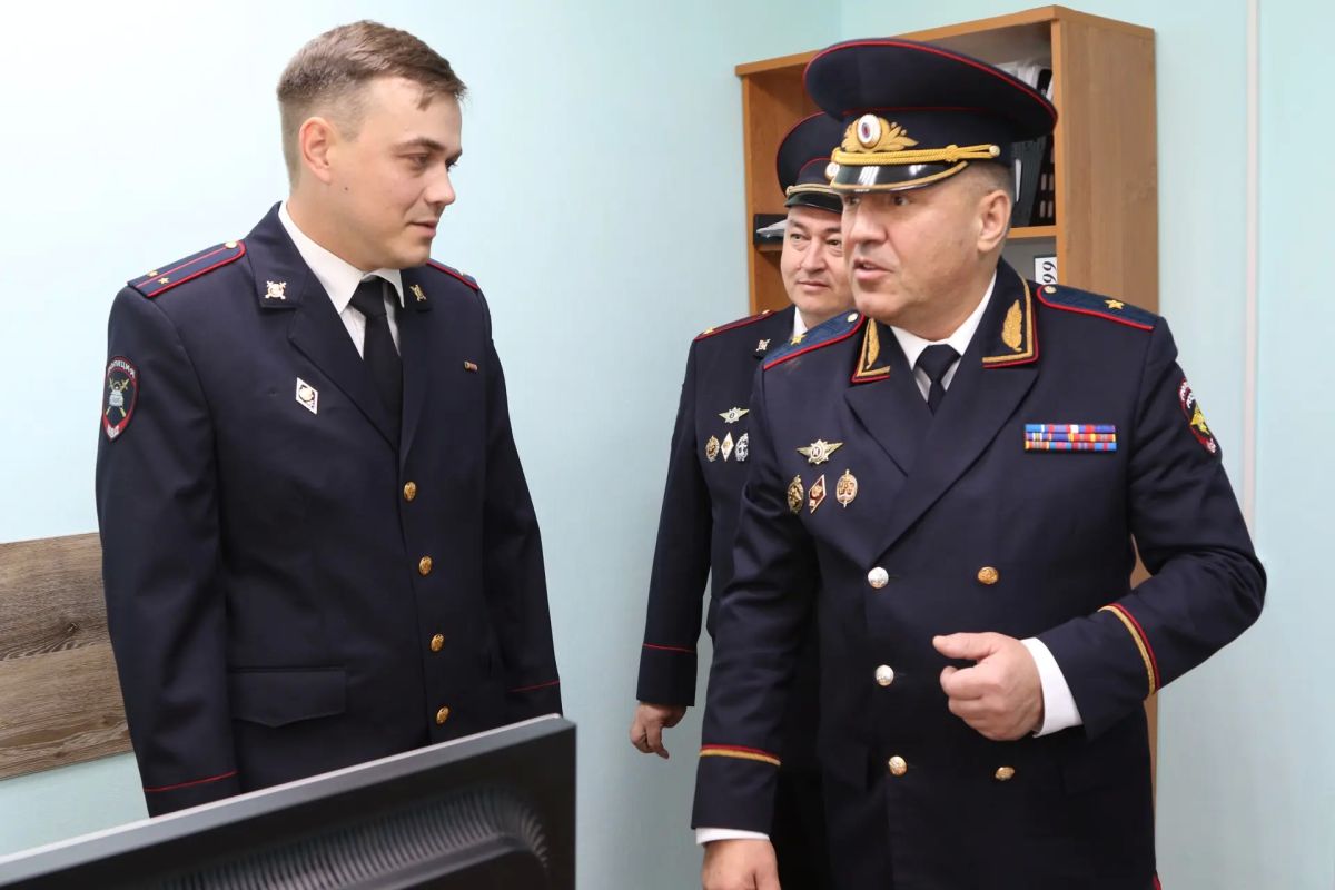 Андрей Сицский оценил новые условия работы сотрудников Госавтоинспекции ОМВД России по Сыктывдинскому району Андрей Сицский оценил новые условия работы сотрудников Госавтоинспекции ОМВД России по Сыктывдинскому району