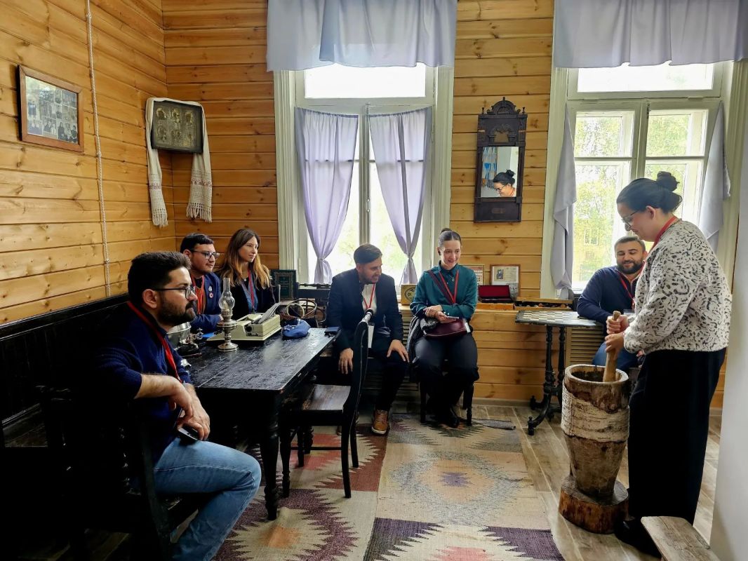 Прикосновение к истокам: международные электоральные эксперты познакомились с культурой Коми края Прикосновение к истокам: международные электоральные эксперты познакомились с культурой Коми края