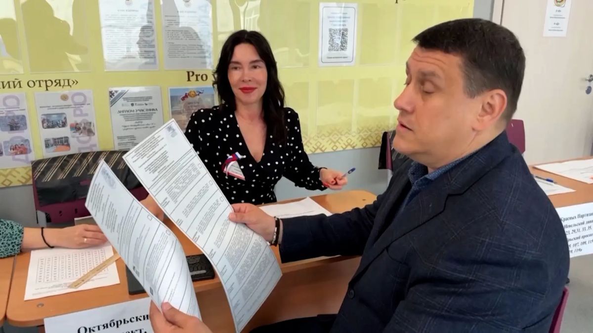 Председатель Правительства Республики Коми Дмитрий Братыненко проголосовал на выборах депутатов Государственной Думы девятого созыва