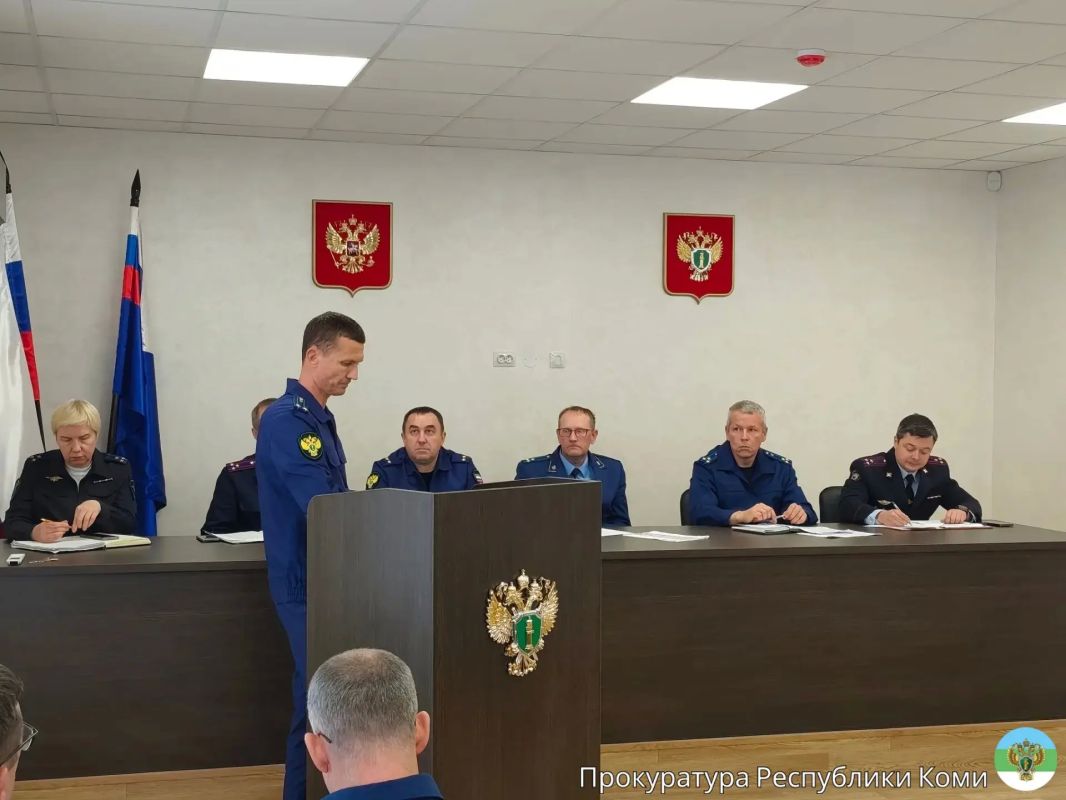 Под председательством прокурора г. Сыктывкара Павла Якимова 16 сентября 2026 года проведено межведомственное совещание руководителей правоохранительных органов г. Сыктывкара по вопросу профилактики, выявления, раскрываемости... Под председательством прокурора г. Сыктывкара Павла Якимова 16 сентября 2026 года проведено межведомственное совещание руководителей правоохранительных органов г. Сыктывкара по вопросу профилактики, выявления, раскрываемости...