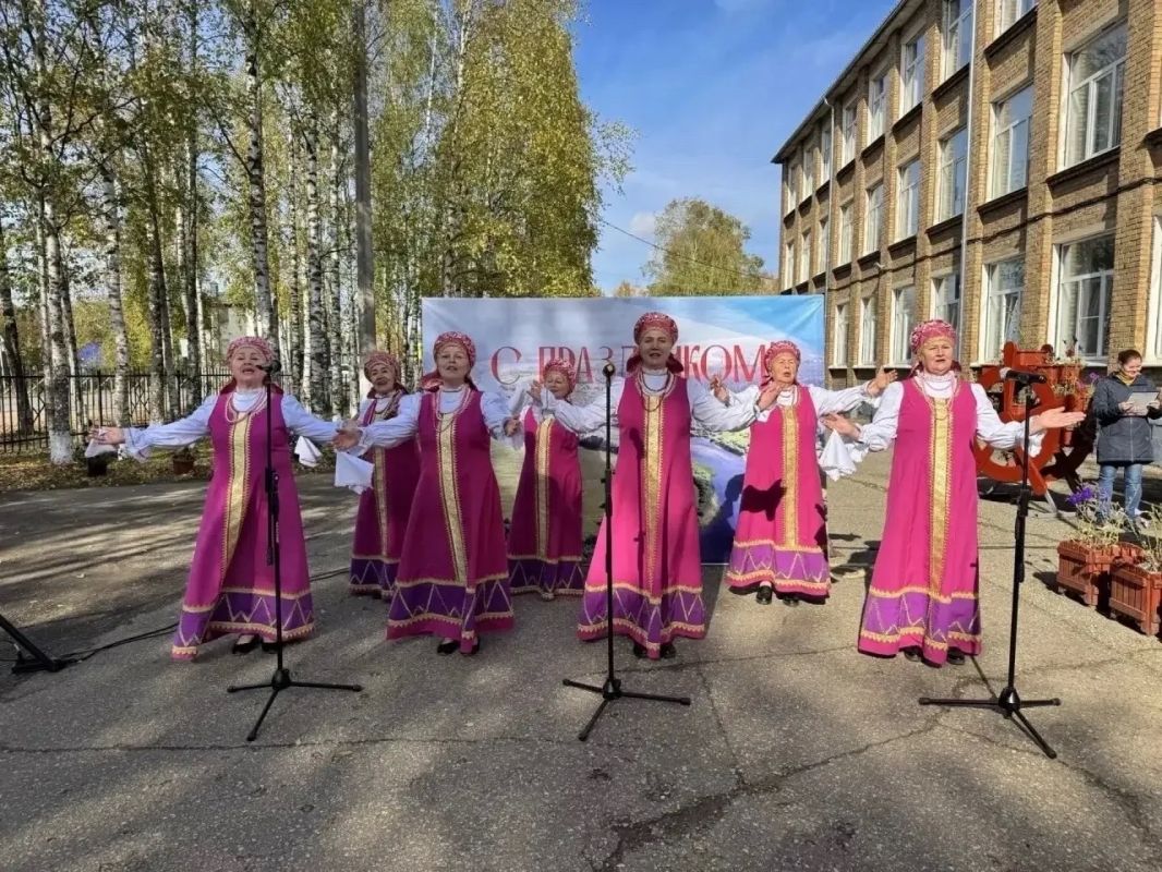 В Сыктывкаре развернулась большая культурная программа «Дни микрорайонов» В Сыктывкаре развернулась большая культурная программа «Дни микрорайонов»
