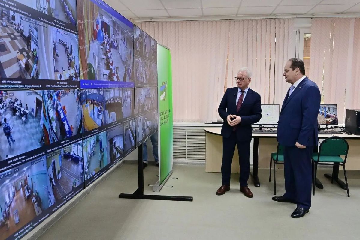Глава Республики Коми Ростислав Гольдштейн посетил Центр общественного наблюдения Глава Республики Коми Ростислав Гольдштейн посетил Центр общественного наблюдения