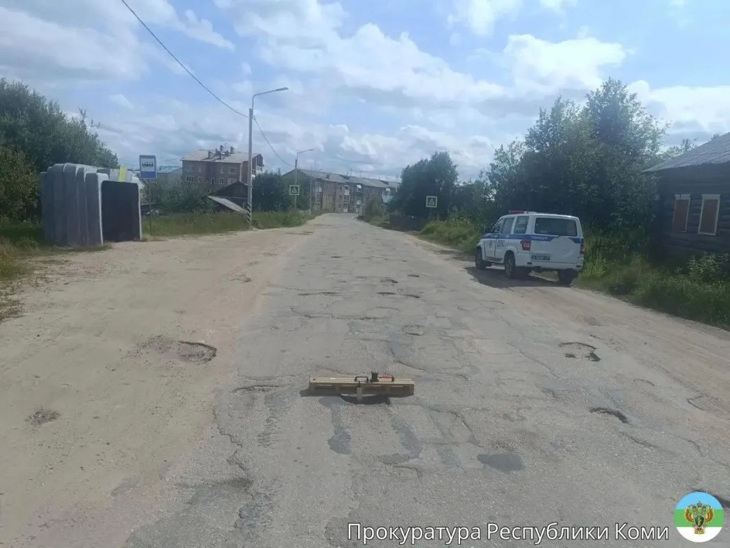 Прокуратура Удорского района провела проверку исполнения требований законодательства о безопасности дорожного движения при содержании участка дороги на подъезде к с. Кослан