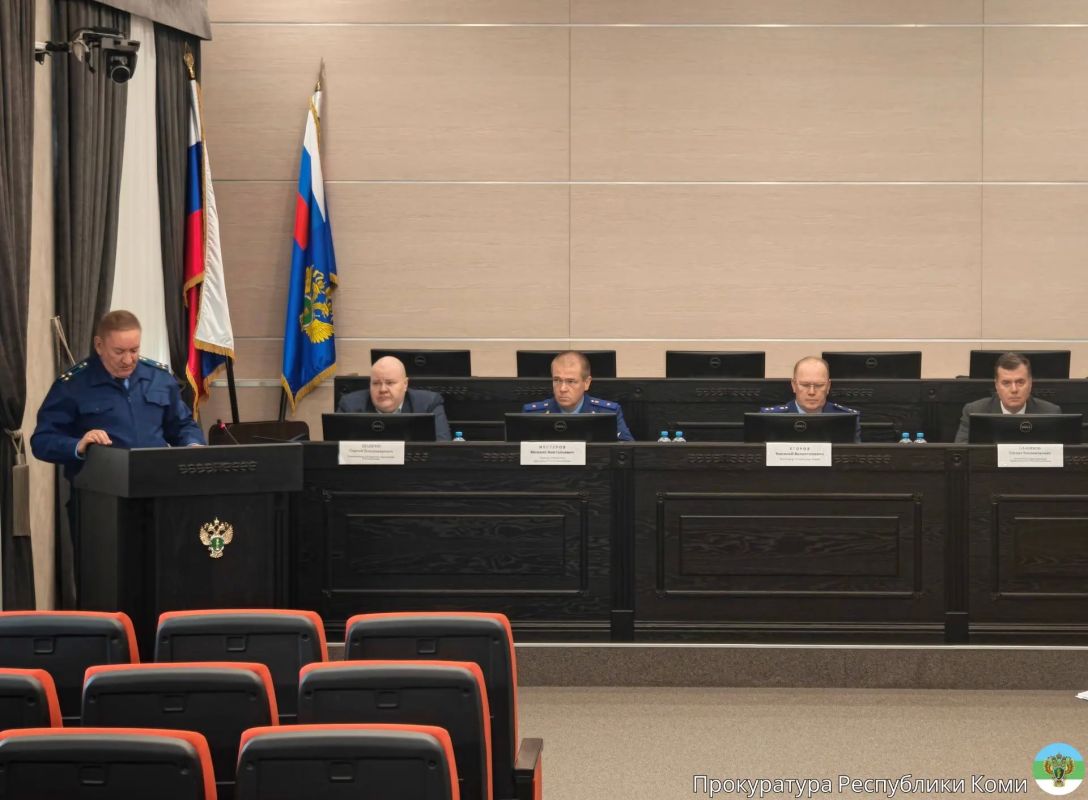 Сегодня под председательством прокурора Республики Коми Николая Егорова состоялось межведомственное совещание с участием представителей органов власти и ресурсоснабжающих организаций по вопросам проведения отопительного... Сегодня под председательством прокурора Республики Коми Николая Егорова состоялось межведомственное совещание с участием представителей органов власти и ресурсоснабжающих организаций по вопросам проведения отопительного...