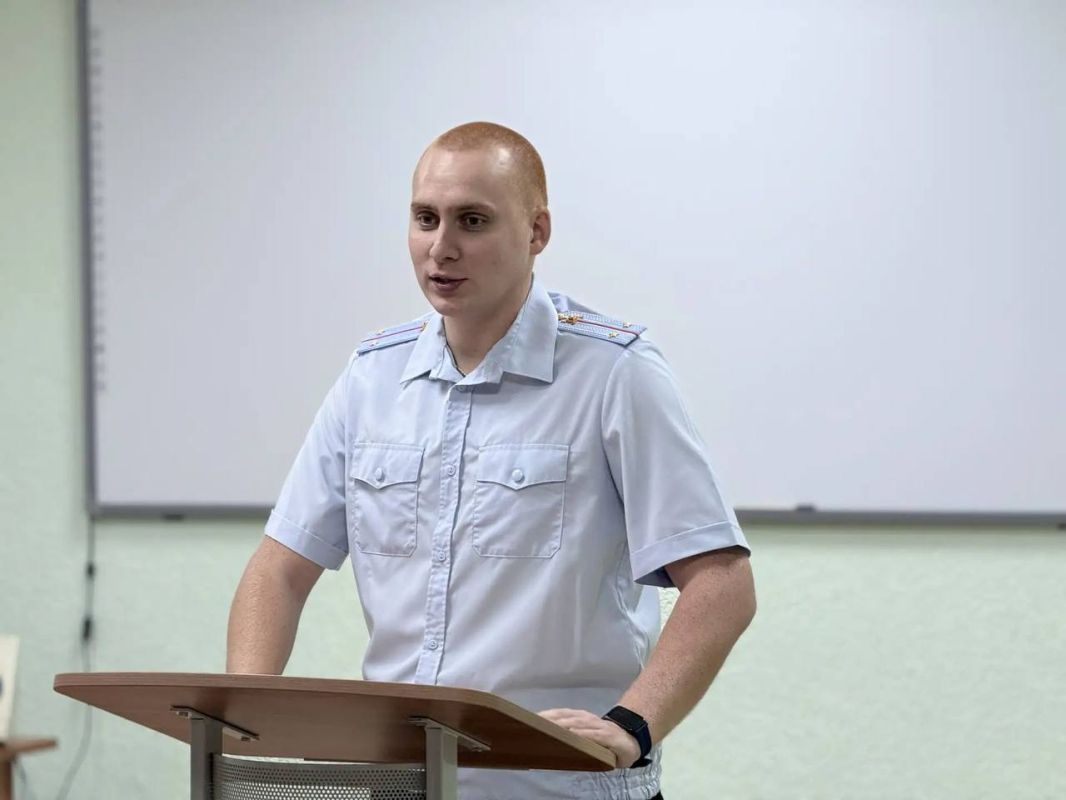 В рамках акции «Сообщи, где торгуют смертью» полицейские Воркуты проводят профилактические беседы с подростками В рамках акции «Сообщи, где торгуют смертью» полицейские Воркуты проводят профилактические беседы с подростками