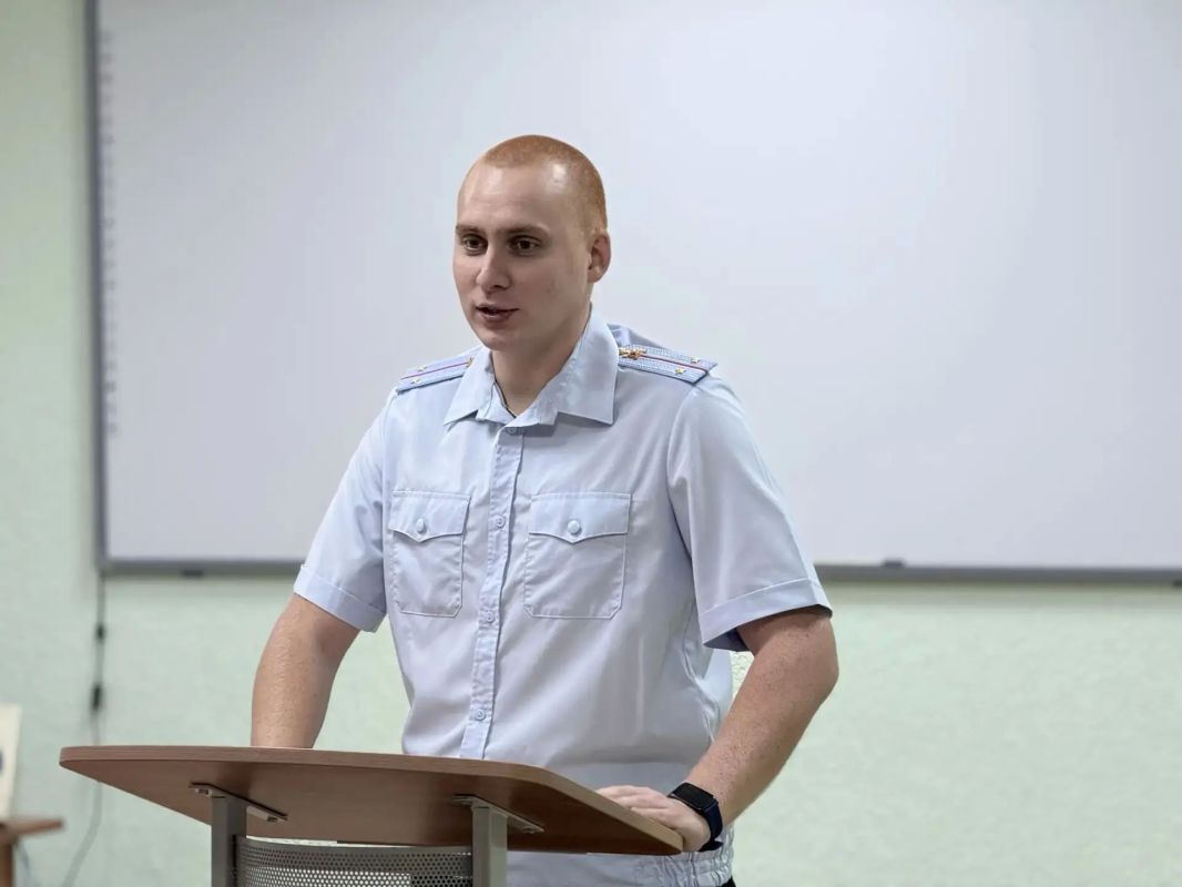 В рамках акции «Сообщи, где торгуют смертью» полицейские Воркуты проводят профилактические беседы с подростками В рамках акции «Сообщи, где торгуют смертью» полицейские Воркуты проводят профилактические беседы с подростками