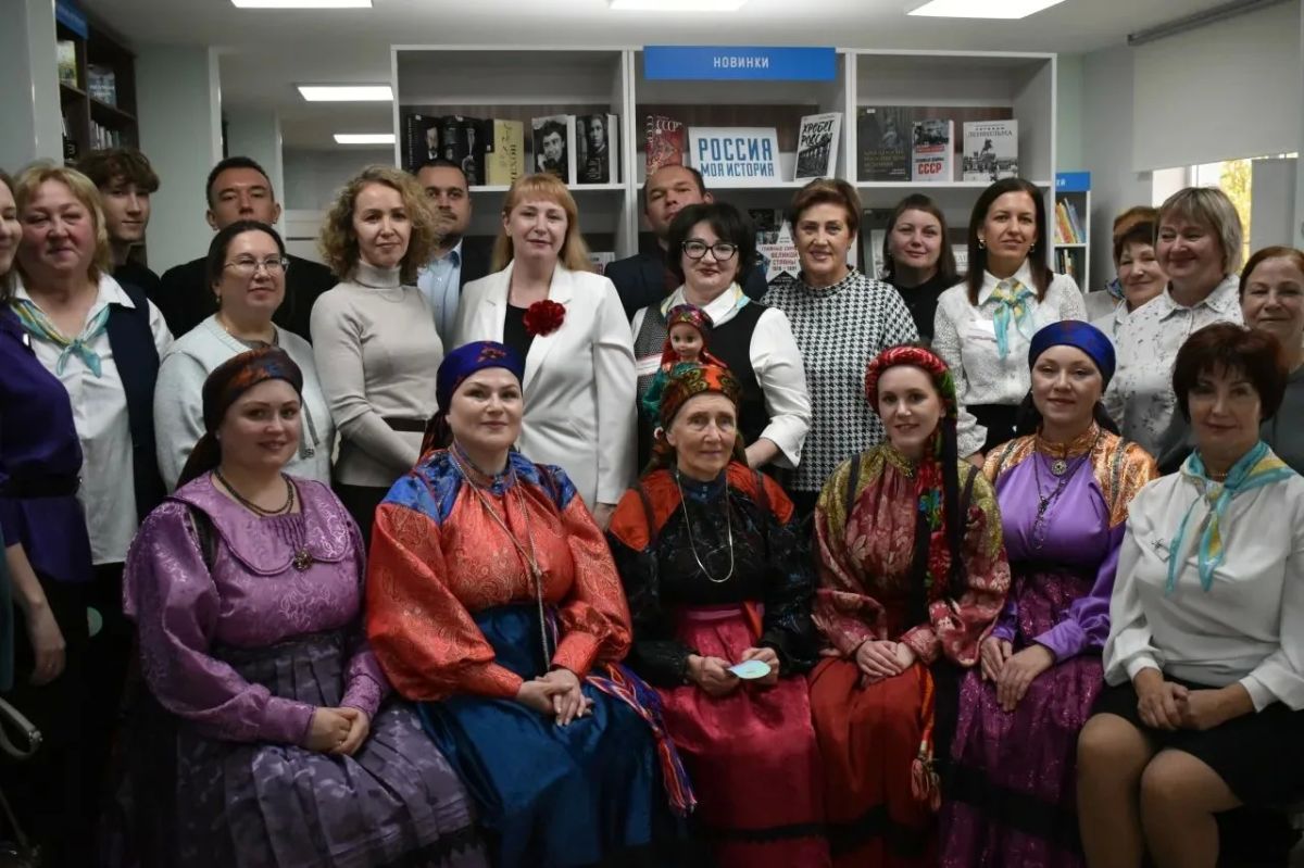 Ростислав Гольдштейн: В Вуктыле и Ижме открылись обновленные модельные библиотеки – по нацпроекту «Семья» и в рамках Года села Ростислав Гольдштейн: В Вуктыле и Ижме открылись обновленные модельные библиотеки – по нацпроекту «Семья» и в рамках Года села
